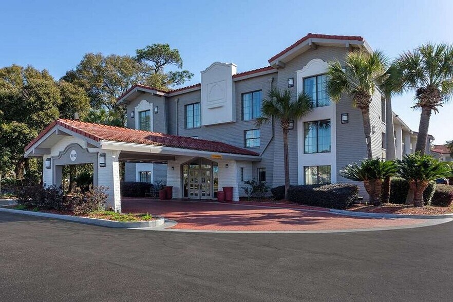 More Photos Of 7750 Davis Hwy, Pensacola Hotel For Sale