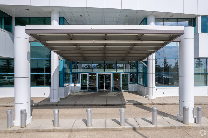 More Photos Of 2535 3rd Ave SE, Calgary Office For Lease