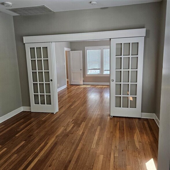 More Photos Of 506 1/2 W 7th #1 St, Austin Office For Lease