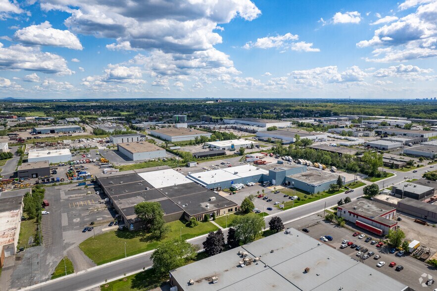 More Photos Of 2270-2294 Rue De La Province, Longueuil Warehouse For Lease