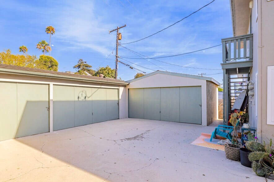 More Photos Of 2-12 College Dr, Ventura Apartments For Sale