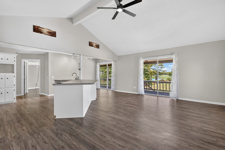 More Photos Of 505 Bub Hayner Rd, Karnack Apartments For Sale