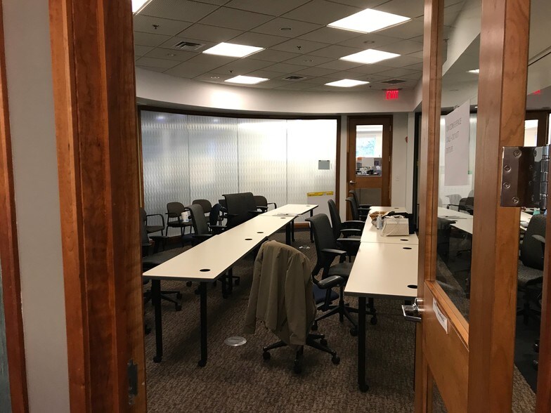 More Photos Of 220 Sutton St, North Andover Storefront For Lease