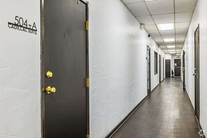 More Photos Of 504 Main St, Belleville Storefront Retail Office For Lease