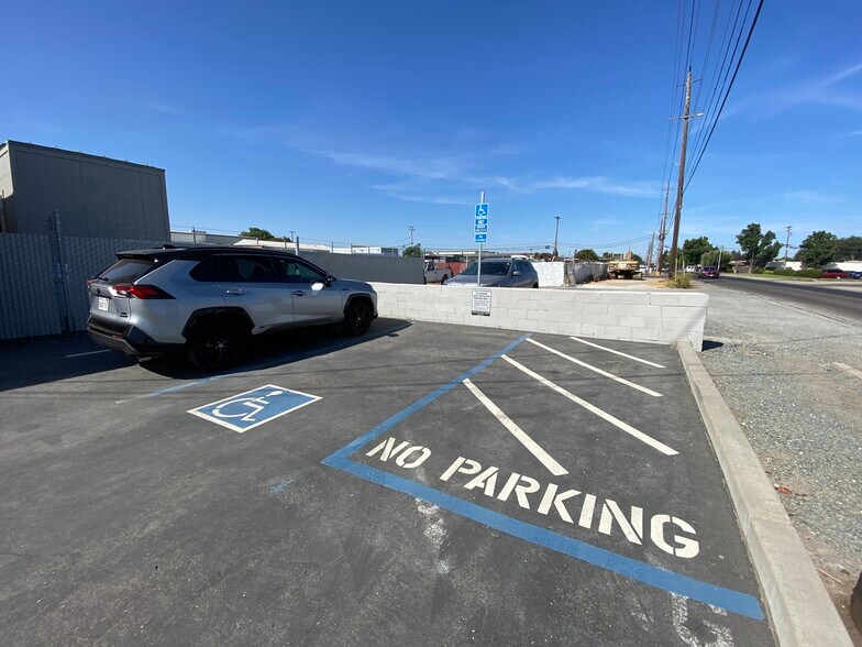 More Photos Of 1236 Woodland Ave, Modesto Warehouse For Lease