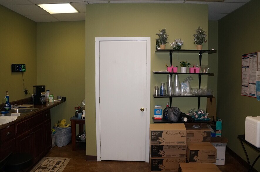 More Photos Of 1011-1025 W Fort Williams St, Sylacauga Office For Lease