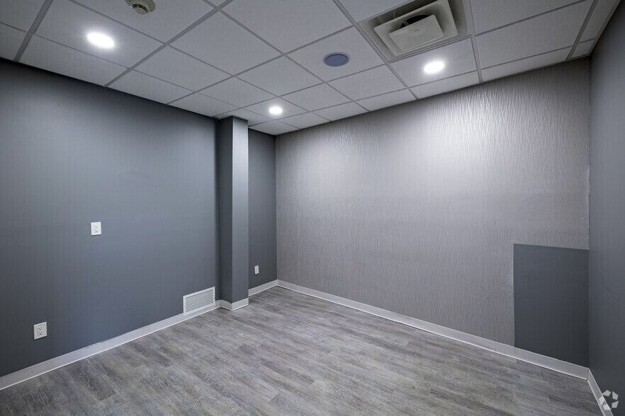 More Photos Of 315 Walt Whitman Rd, Huntington Station Office For Lease