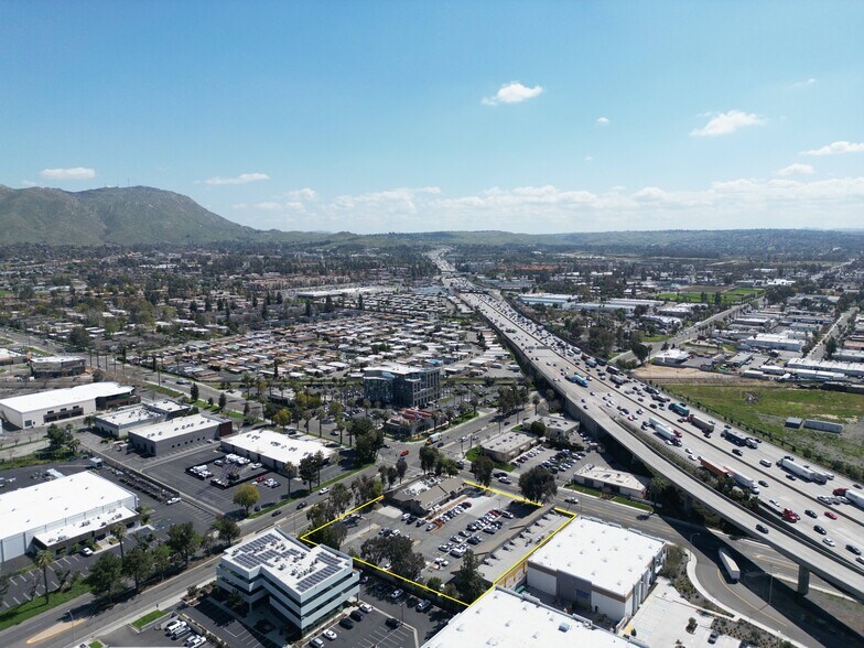 More Photos Of 1725 Spruce St, Riverside Restaurant For Sale