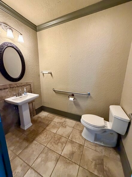 More Photos Of 619 Fayetteville Rd, Van Buren Medical For Lease