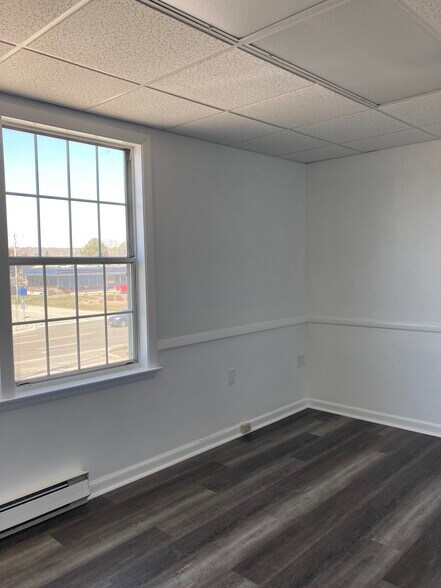 More Photos Of 900 Boston Post Rd, Old Saybrook Storefront Retail Office For Sale