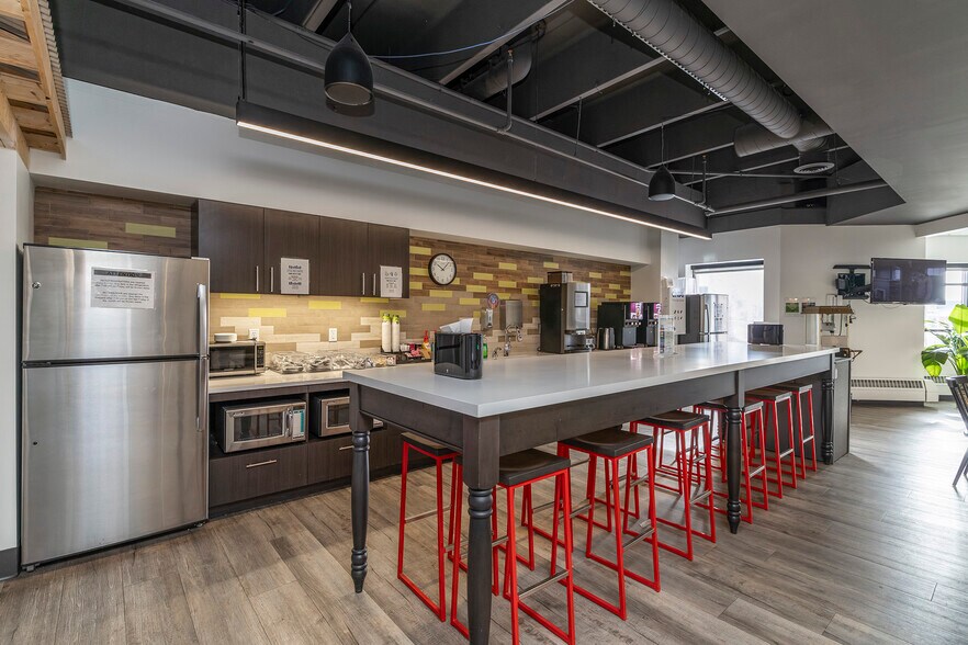 More Photos Of 600-660 W Saint Germain St, Saint Cloud Freestanding For Sale