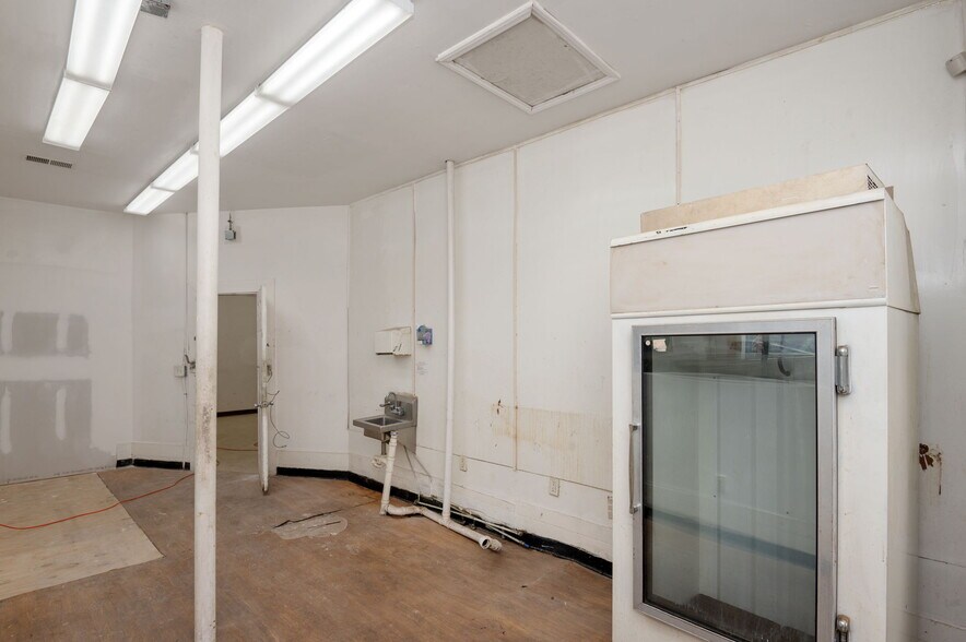 More Photos Of 2331-2333 Statesville Ave, Charlotte Restaurant For Lease