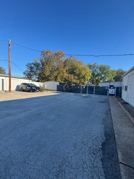 More Photos Of , Bastrop Office For Sale