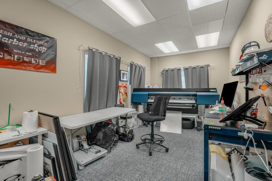 More Photos Of 9407 NE Vancouver Mall Dr, Vancouver Office Residential For Sale