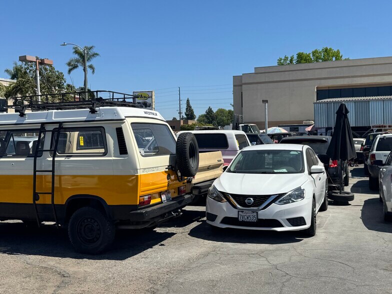 More Photos Of 1040 W Chapman Ave, Orange Auto Dealership For Sale