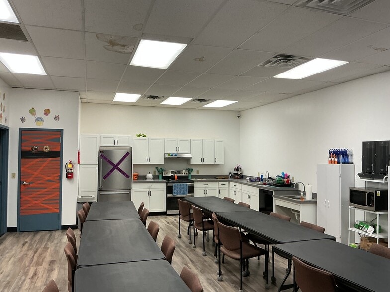 More Photos Of 3520-3528 W Two Mile House Rd, Columbus Office For Sale