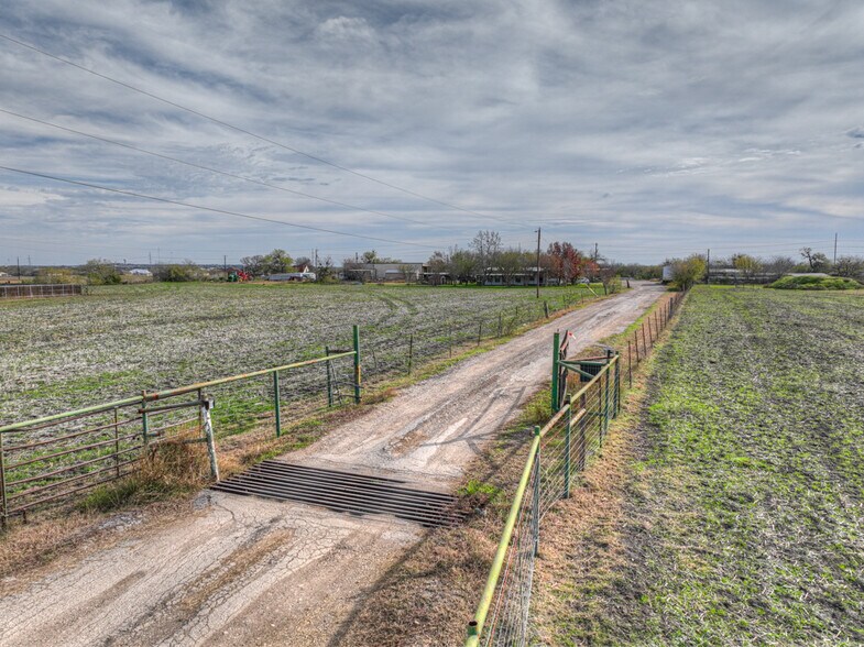 More Photos Of 931 W FM 78, Marion Land For Sale