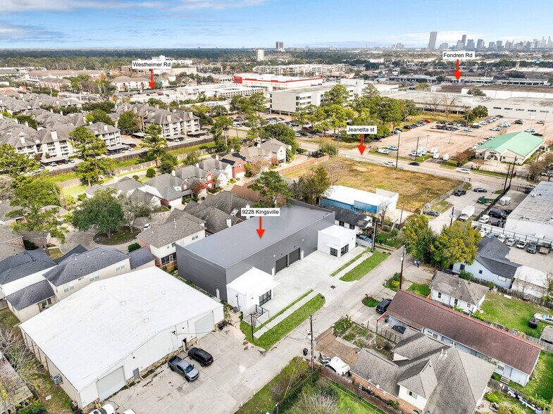 More Photos Of 9228 Kingsville St, Houston Warehouse For Lease