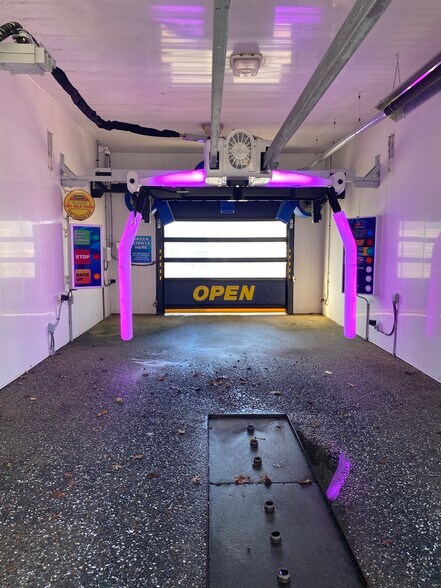 More Photos Of 127 W Main St, Stafford Springs Carwash For Sale