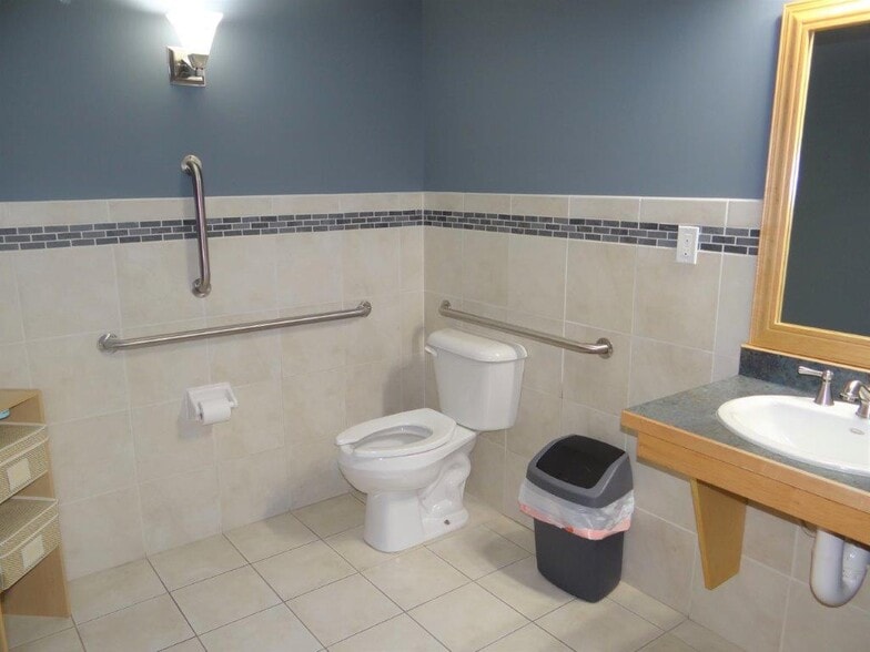 More Photos Of 801-809 Meander Ct, Medina Loft Creative Space For Lease