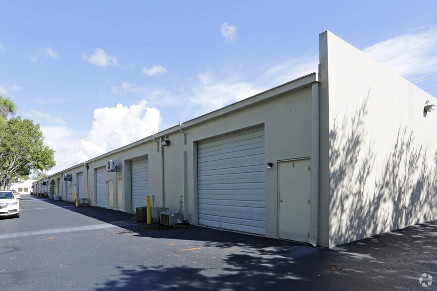 More Photos Of 1719 Trade Center Way, Naples Warehouse For Lease