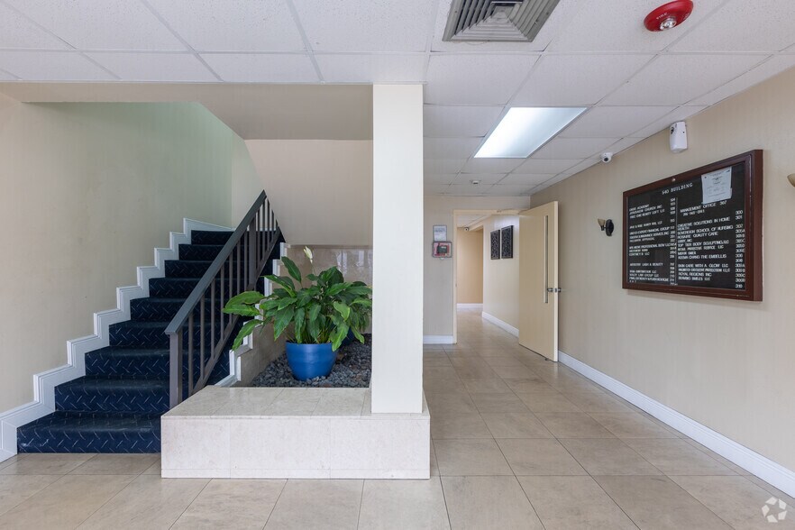 More Photos Of 540 NW 165th St, Miami Office For Sale