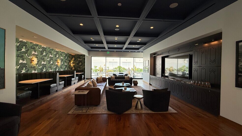 More Photos Of 243 N Canon Dr, Beverly Hills Office For Lease