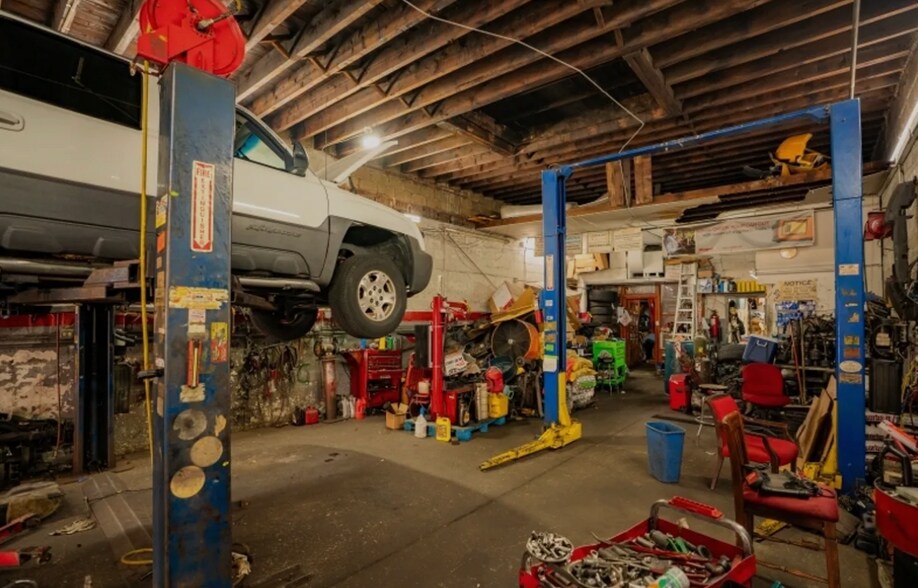 More Photos Of 195 Miller St, Newark General Retail For Sale