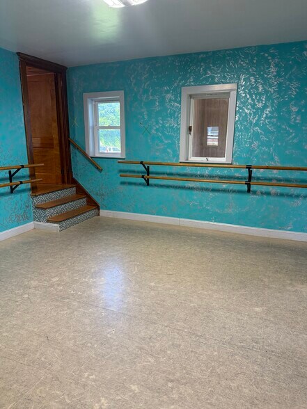 More Photos Of 15250 Kutztown Rd, Kutztown Office Residential For Sale