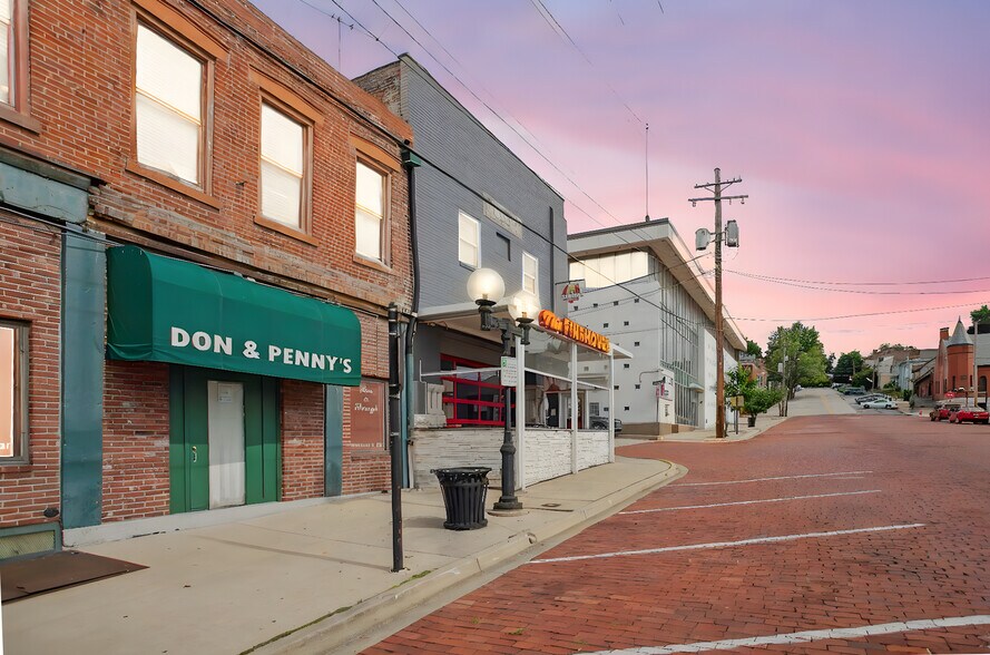 More Photos Of 314 State St, Alton Restaurant For Sale