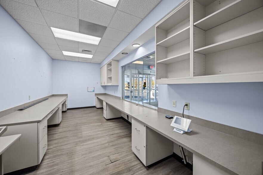 More Photos Of 511 Paladin Dr, Greenville Medical For Sale