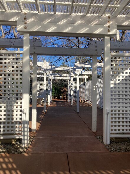 More Photos Of 870 Hartnell Ave, Redding Garden Center For Sale