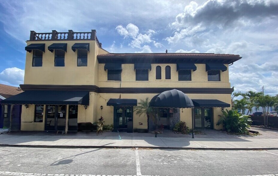 More Photos Of 219 N 21st Ave, Hollywood Storefront Retail Office For Sale