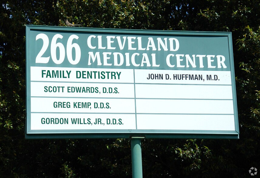 More Photos Of 266 S Cleveland St, Memphis Medical For Lease