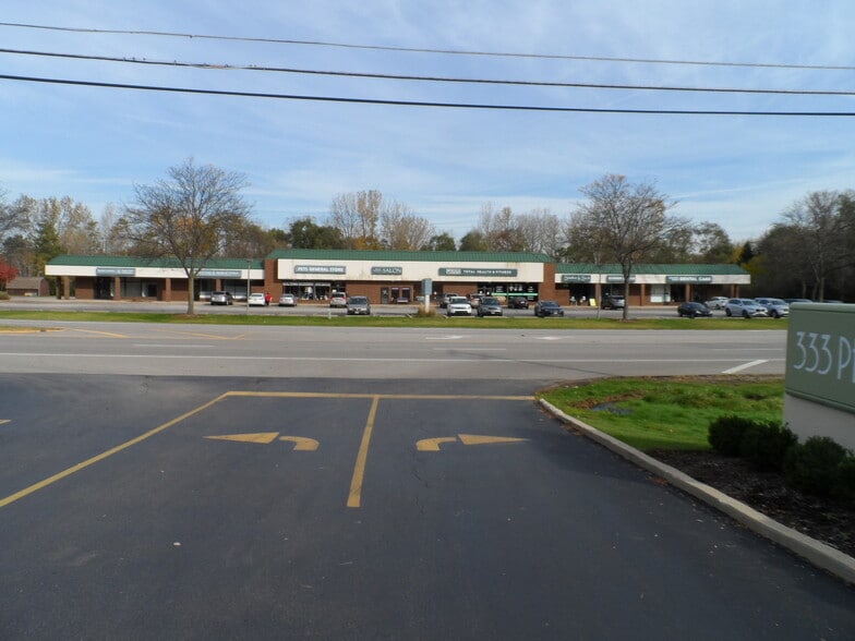 More Photos Of 394-454 Peterson Rd, Libertyville Unknown For Lease