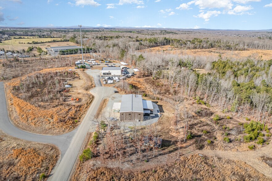 More Photos Of 1875 New Bridge Rd, Mineral Showroom For Sale