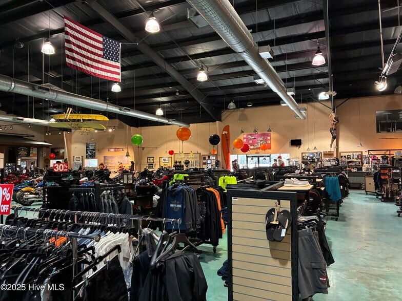 More Photos Of 8739 Caratoke Hwy, Harbinger General Retail For Sale