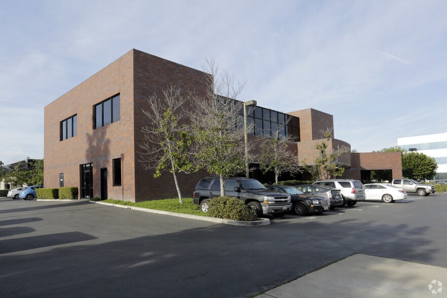 More Photos Of 15 Corporate Park, Irvine Medical For Lease