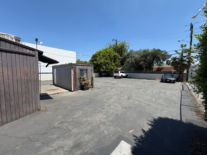 More Photos Of 470 S Rosemead Blvd, Pasadena General Retail For Sale