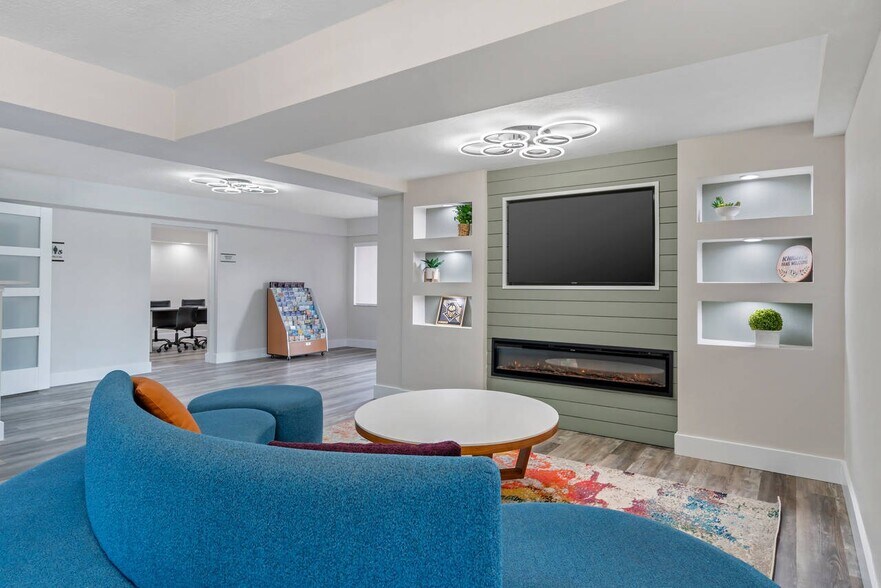 More Photos Of 11639 E Colonial Dr, Orlando Hotel For Sale