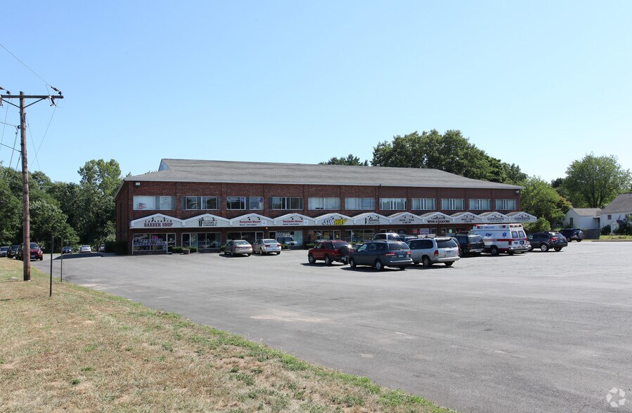 More Photos Of 30 Lafayette Sq, Vernon Freestanding For Lease