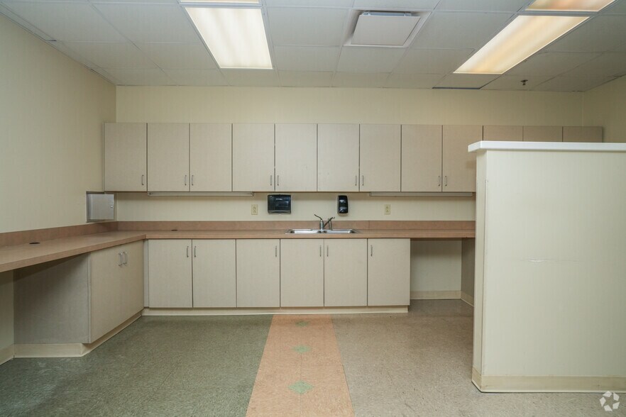 More Photos Of 39 Franklin Rd, Hattiesburg Medical For Lease