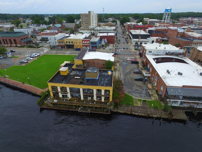 More Photos Of 100 S Water St, Elizabeth City General Retail For Sale
