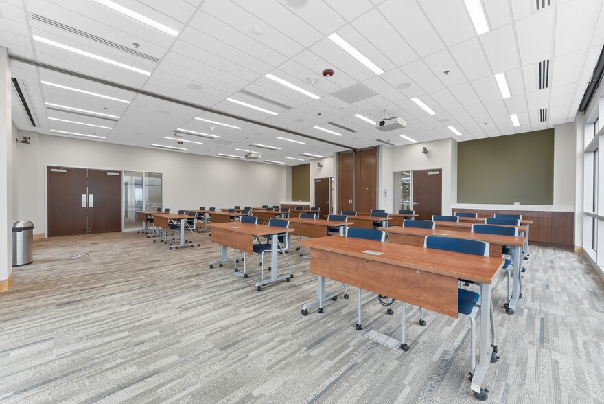 More Photos Of 423 Fortress Blvd, Morgantown Office For Sale