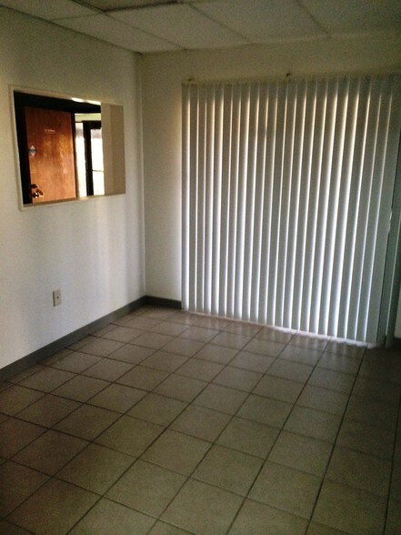 More Photos Of 4986 113th Ave N, Clearwater Manufacturing For Sale