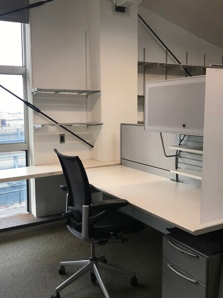 More Photos Of 110 York St, Brooklyn Office For Lease