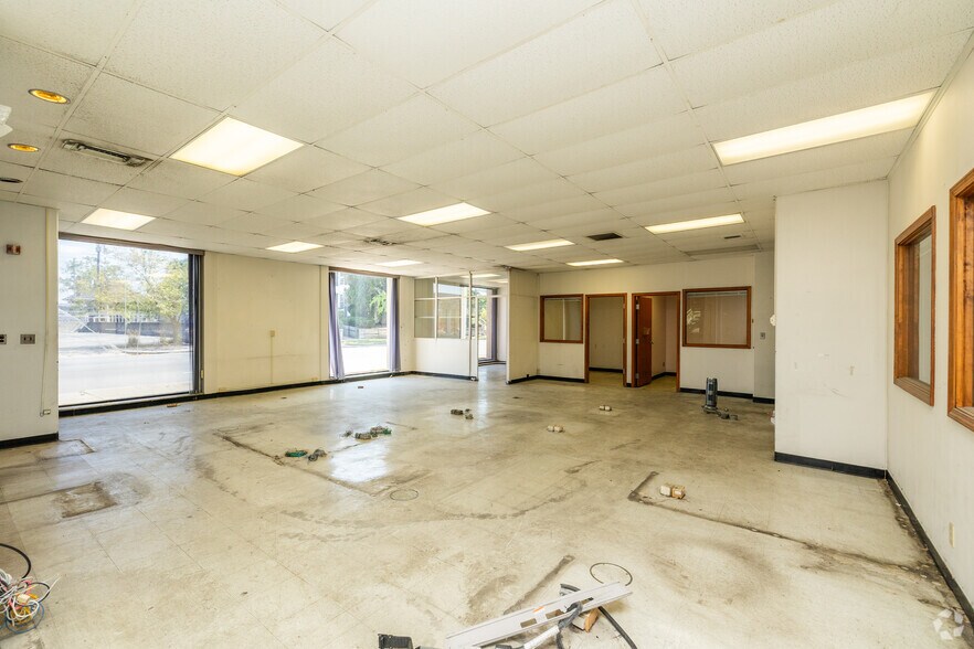 More Photos Of 610 S Adams St, Marion Industrial For Sale