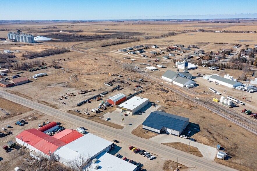 More Photos Of 920 Main Ave, Britton General Retail For Sale