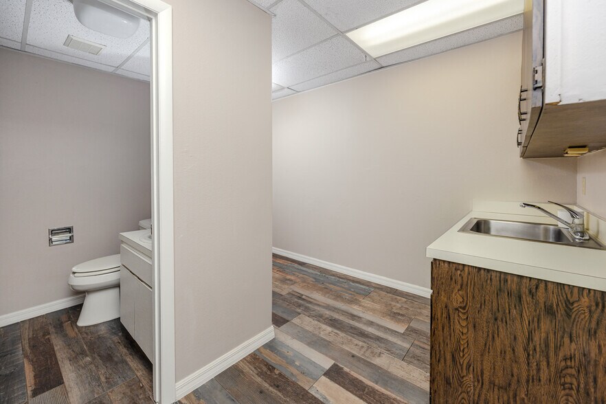 More Photos Of 6449 38th Ave, Saint Petersburg Medical For Lease