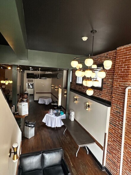 More Photos Of 7 S High St, Belleville General Retail For Sale
